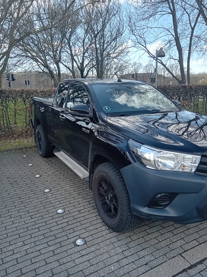 Toyota HiLux 2,4 D-4D 150 T2 Ex.Kab 4x4 4d