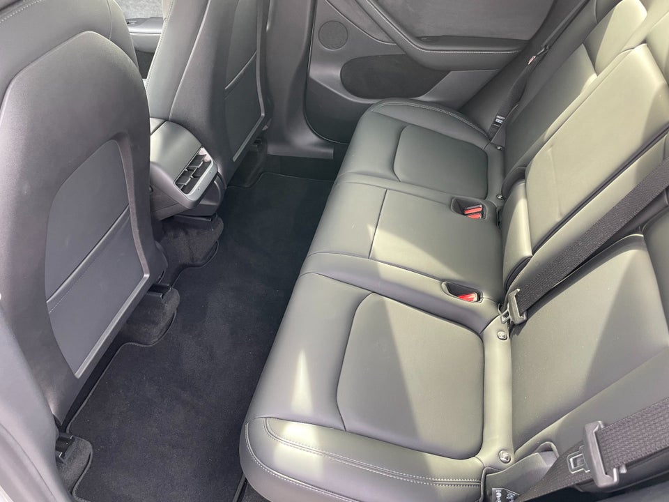 Tesla Model Y Long Range AWD 5d