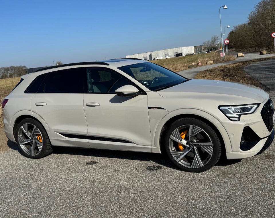 Audi e-tron 55 S-line quattro 5d