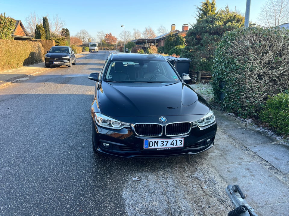 BMW 330i 2,0 Touring aut. 5d
