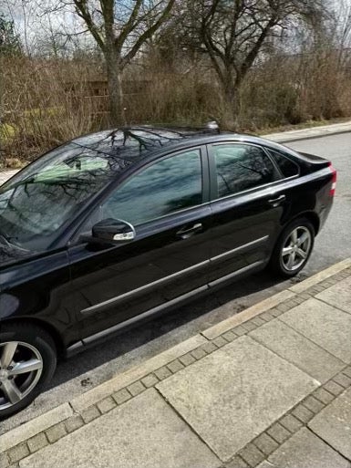 Volvo S40 1,8  4d