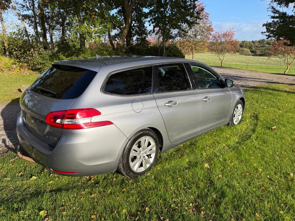 Peugeot 308 1,6 BlueHDi 120 Style SW 5d