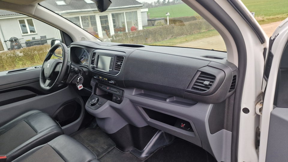 Peugeot Expert 2,0 BlueHDi 144 L2 Premium EAT8 Van