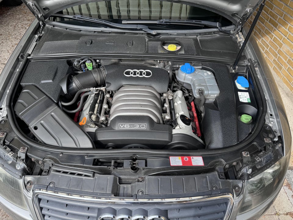 Audi A4 3,0 V6 Cabriolet Multitr. 2d