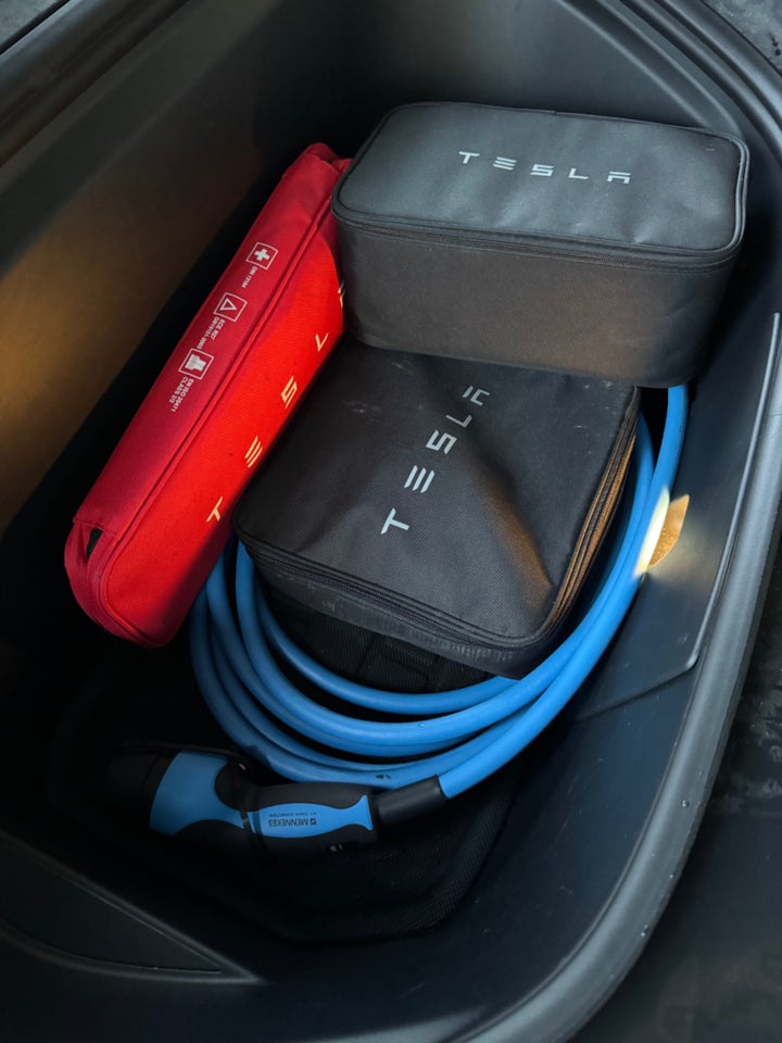 Tesla Model Y Long Range AWD 5d
