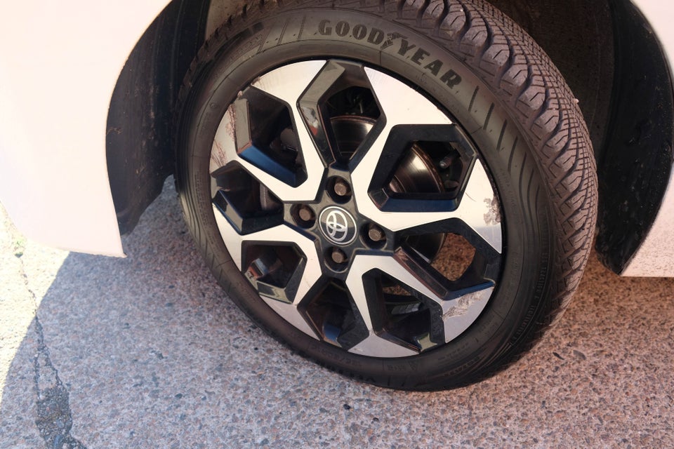 Toyota Aygo 1,0 VVT-i x-press 5d