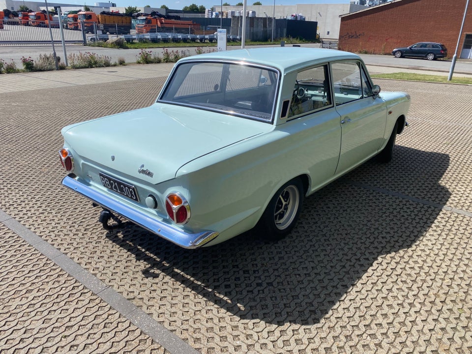 Ford Cortina 1,2 De Luxe 2d