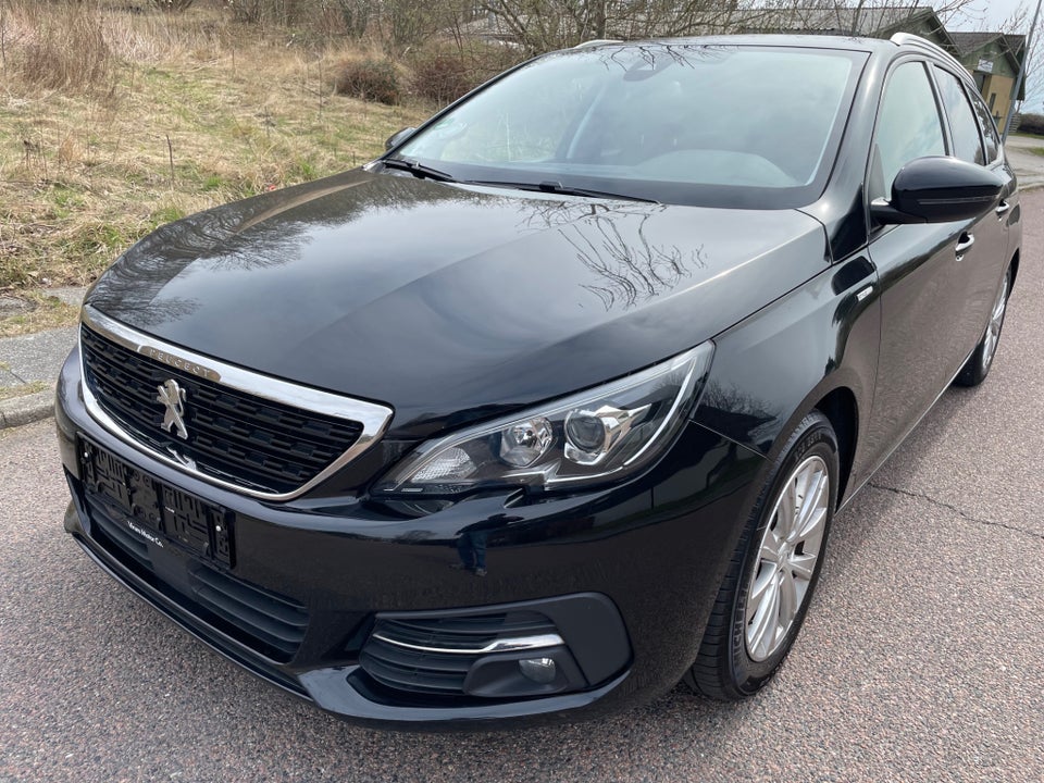 Peugeot 308 1,5 BlueHDi 130 Style SW 5d