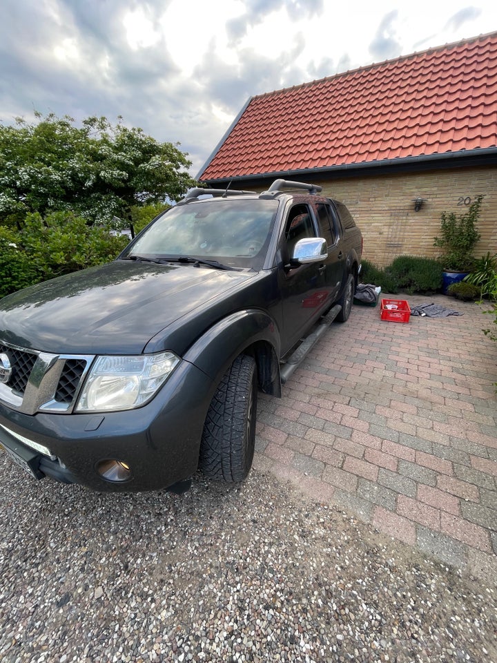 Nissan Navara 3,0 dCi 231 Db.Kab LE aut. 4d