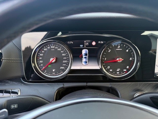 Mercedes E220 d 2,0 AMG Line aut. 4d