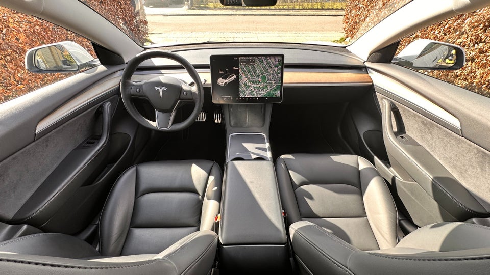 Tesla Model 3 Standard Range+ RWD 4d