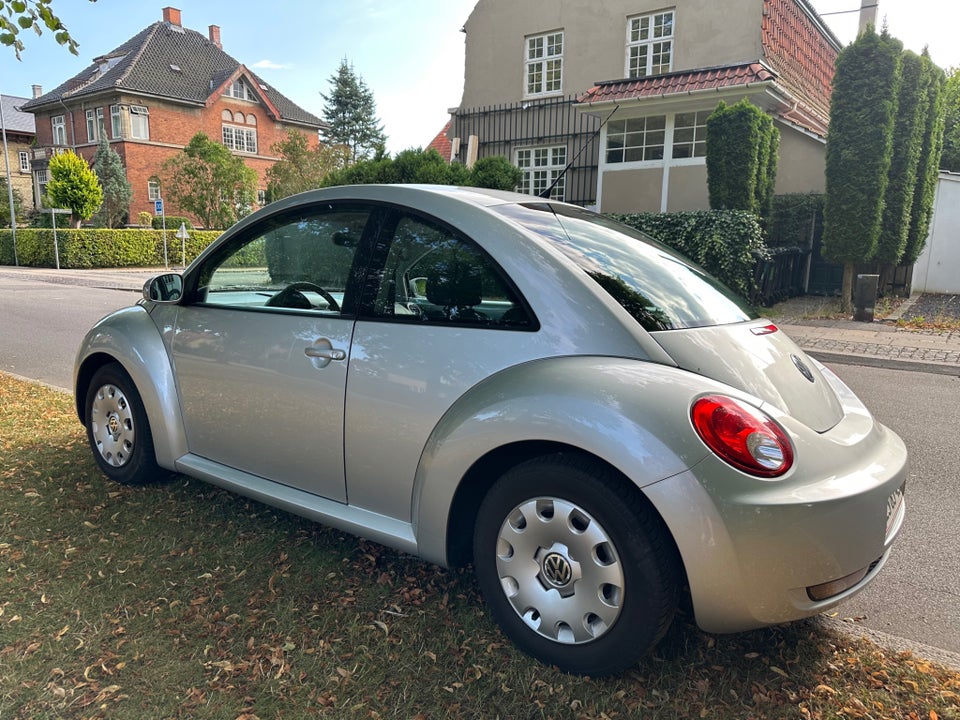 VW New Beetle 1,6 Trendline 2d
