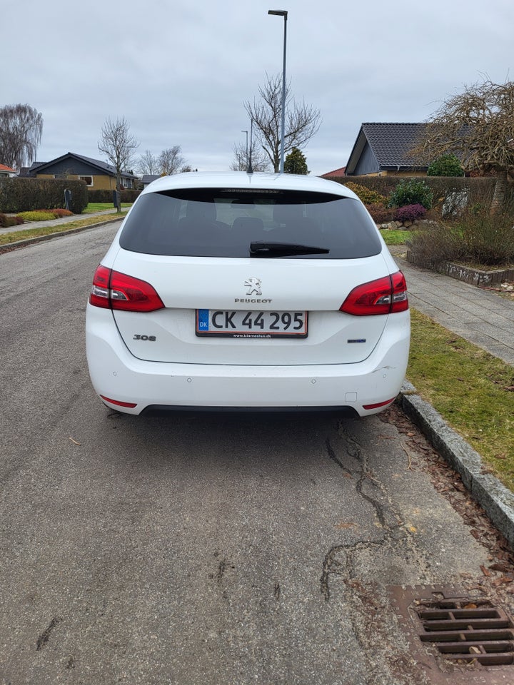 Peugeot 308 1,6 BlueHDi 120 Style SW 5d