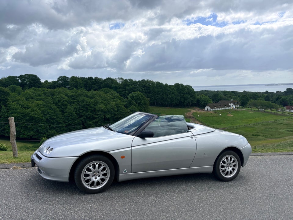 Alfa Romeo Spider 2,0 TS 16V 2d