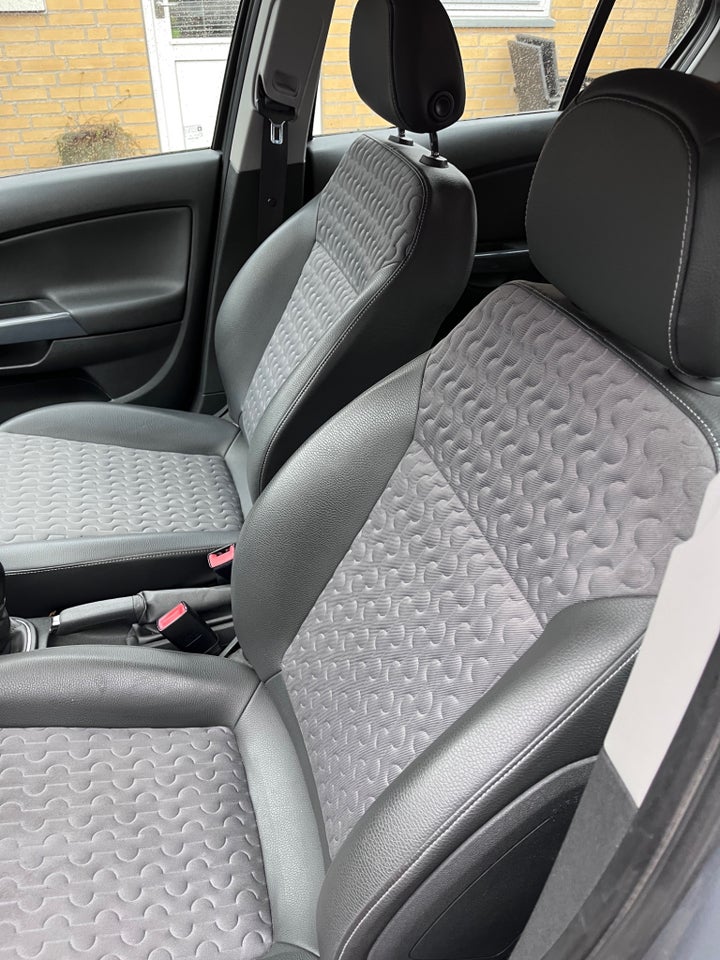 Opel Corsa 1,2 16V Cosmo 5d