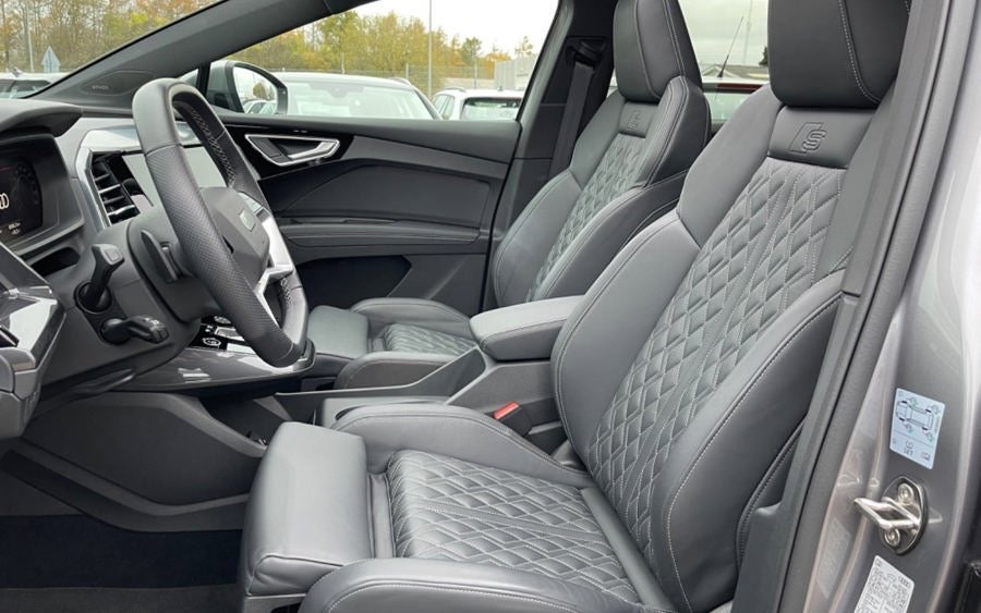 Audi Q4 e-tron 50 S-line quattro 5d