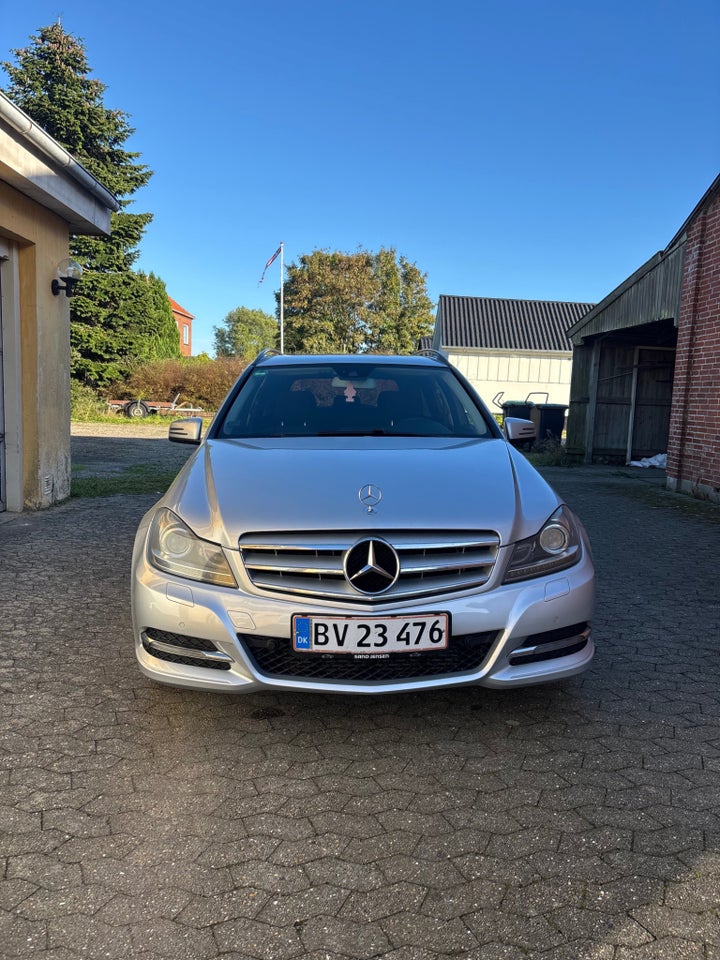 Mercedes C220 2,2 CDi Elegance stc. BE 5d