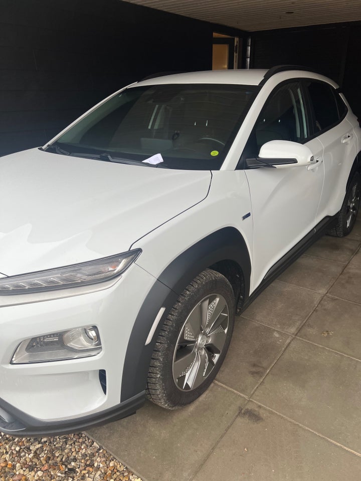 Hyundai Kona 64 EV Essential 5d