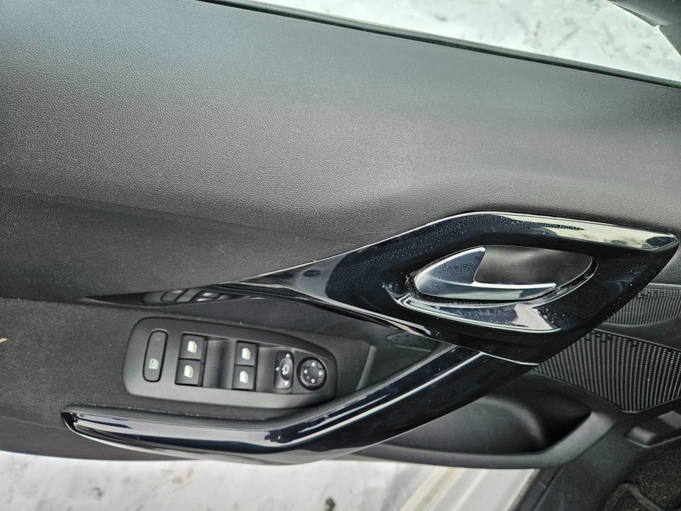 Peugeot 208 1,5 BlueHDi 100 Prestige Sky 5d