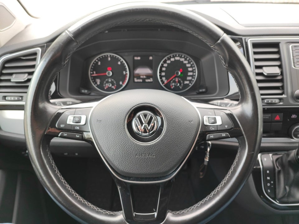 VW Multivan 2,0 TDi 150 Highline DSG kort