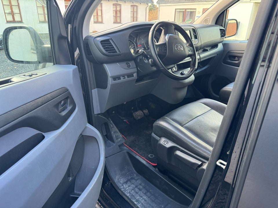 Toyota ProAce 2,0 D 180 Medium Comfort One aut. 5d