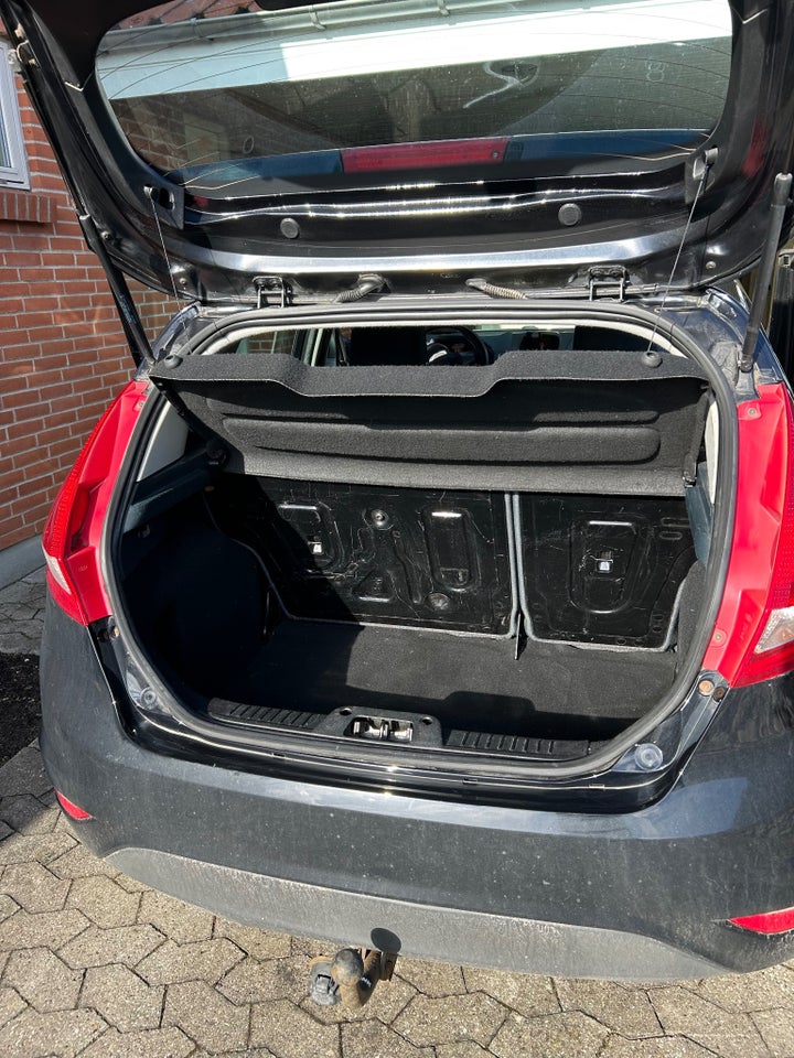 Ford Fiesta 1,4 Titanium 5d