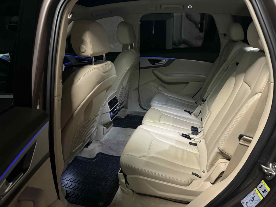 Audi Q7 3,0 TDi 272 quattro Tiptr. 7prs 5d