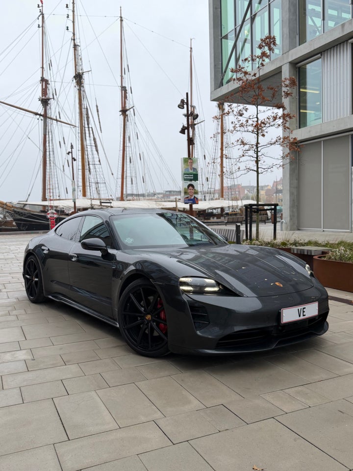 Porsche Taycan 4S 4d