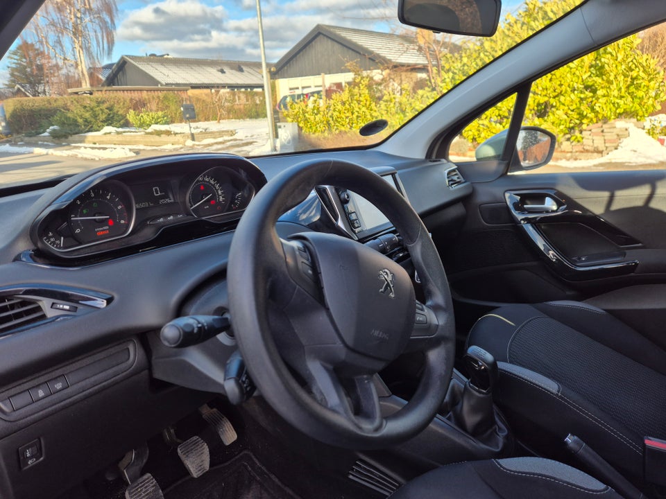 Peugeot 208 1,6 BlueHDi 100 Allure 5d