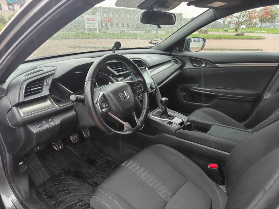 Honda Civic 1,0 VTEC Turbo Elegance 5d