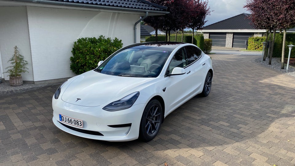 Tesla Model 3 Standard Range+ RWD 4d