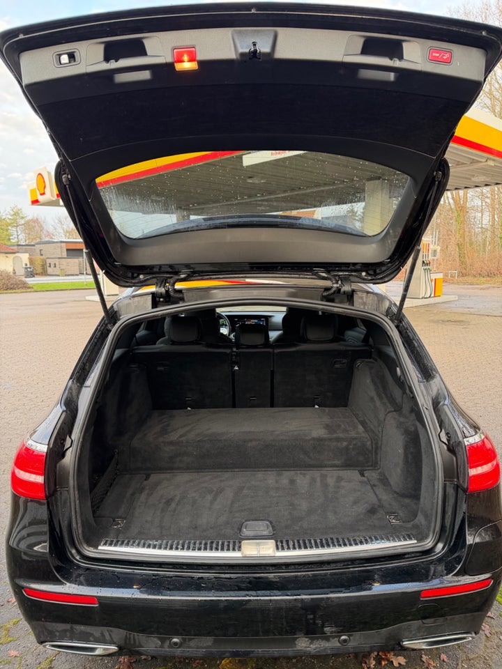 Mercedes E300 de 2,0 AMG Line stc. aut. 5d