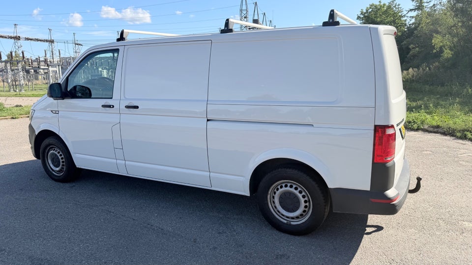 VW Transporter 2,0 TDi 102 Kassevogn lang