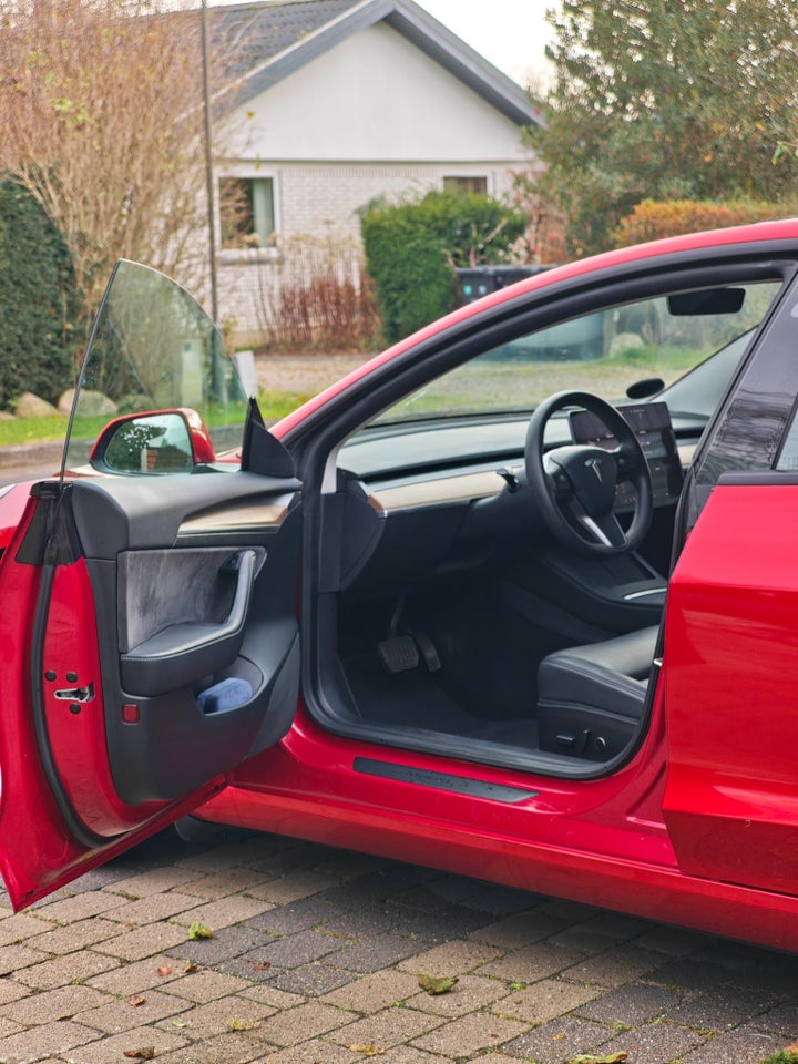 Tesla Model 3 Long Range AWD 4d