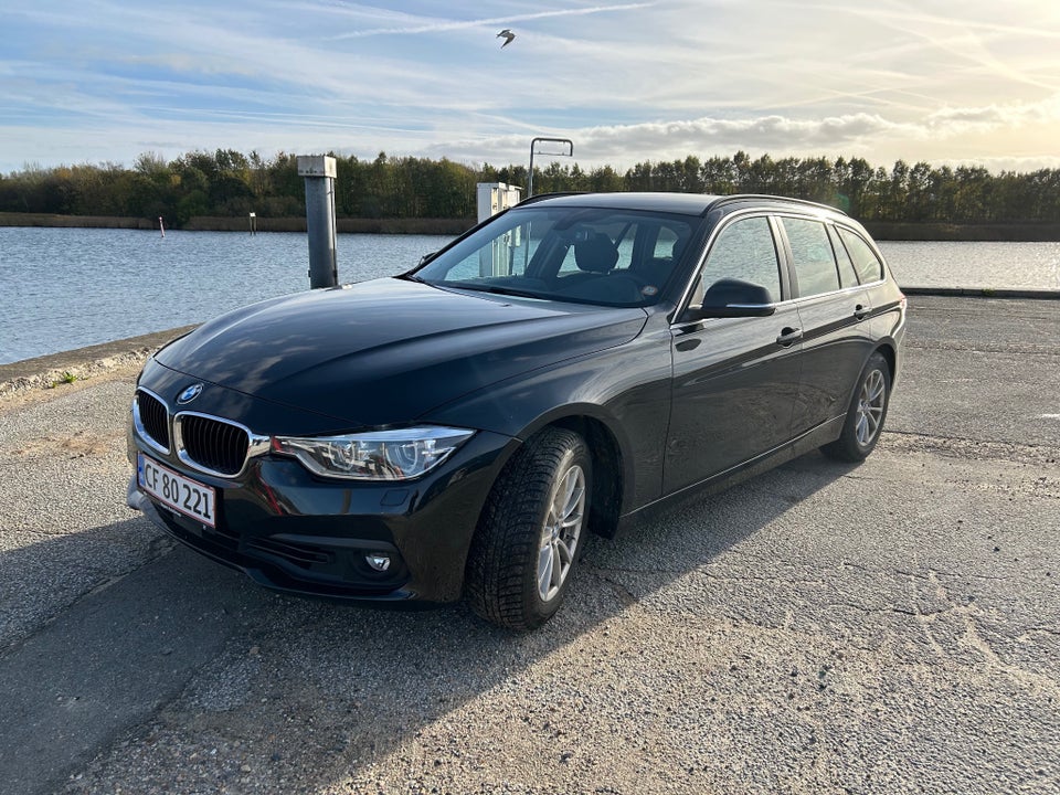 BMW 320i 2,0 Touring aut. 5d