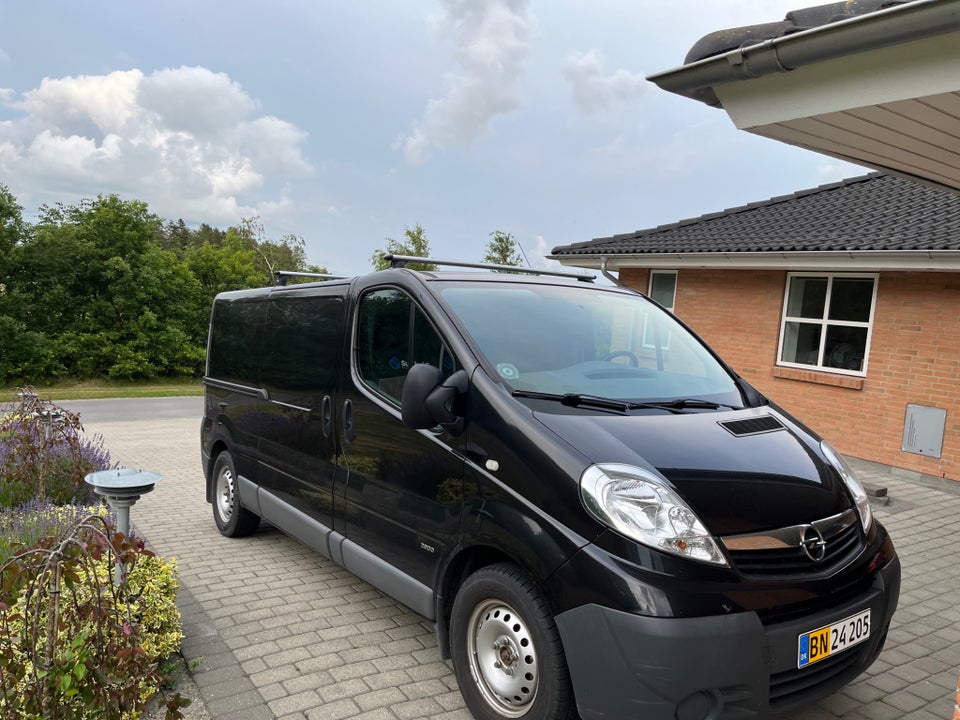 Opel Vivaro 2,0 CDTi 114 Van L2H1 MTA eco 4d