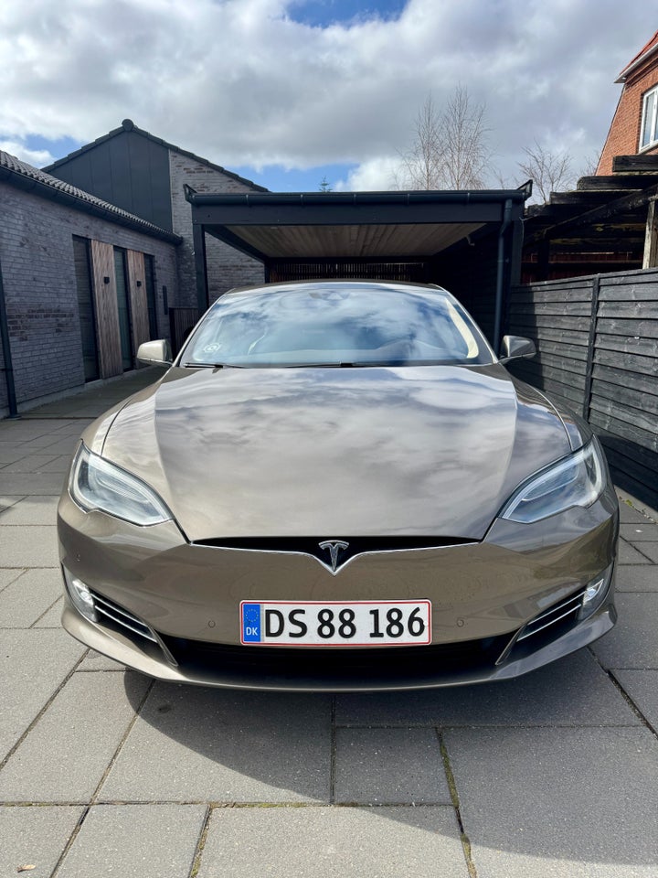 Tesla Model S 90D 5d