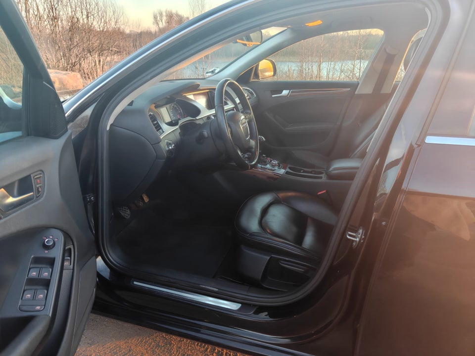 Audi A4 3,2 FSi quattro 4d