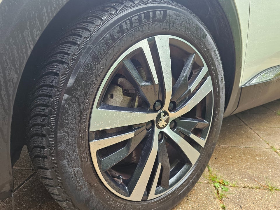 Peugeot 3008 1,6 Hybrid Allure Limited EAT8 5d