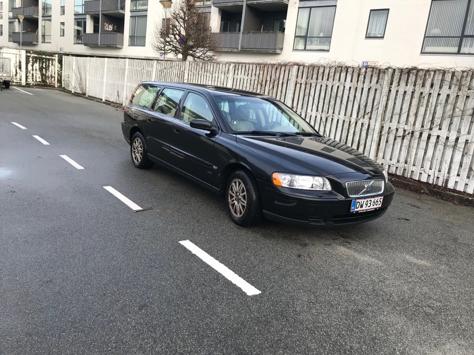 Volvo V70 2,4 140 5d