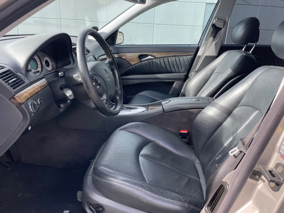 Mercedes E240 2,6 Avantgarde stc. aut. 5d