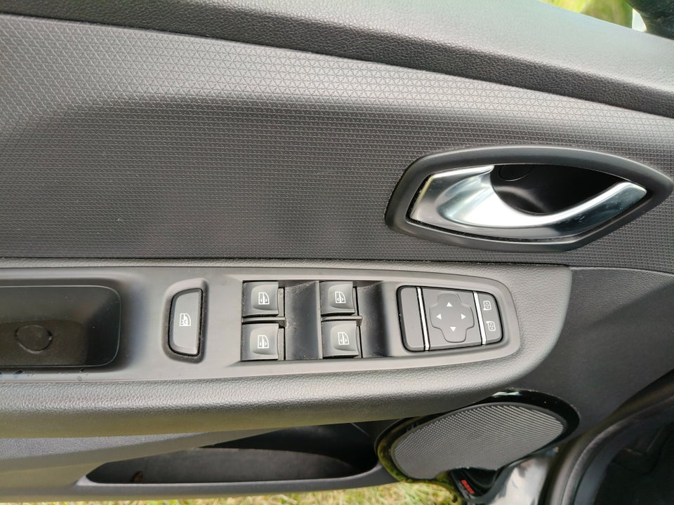 Renault Clio IV 0,9 TCe 90 Expression Sport Tourer 5d