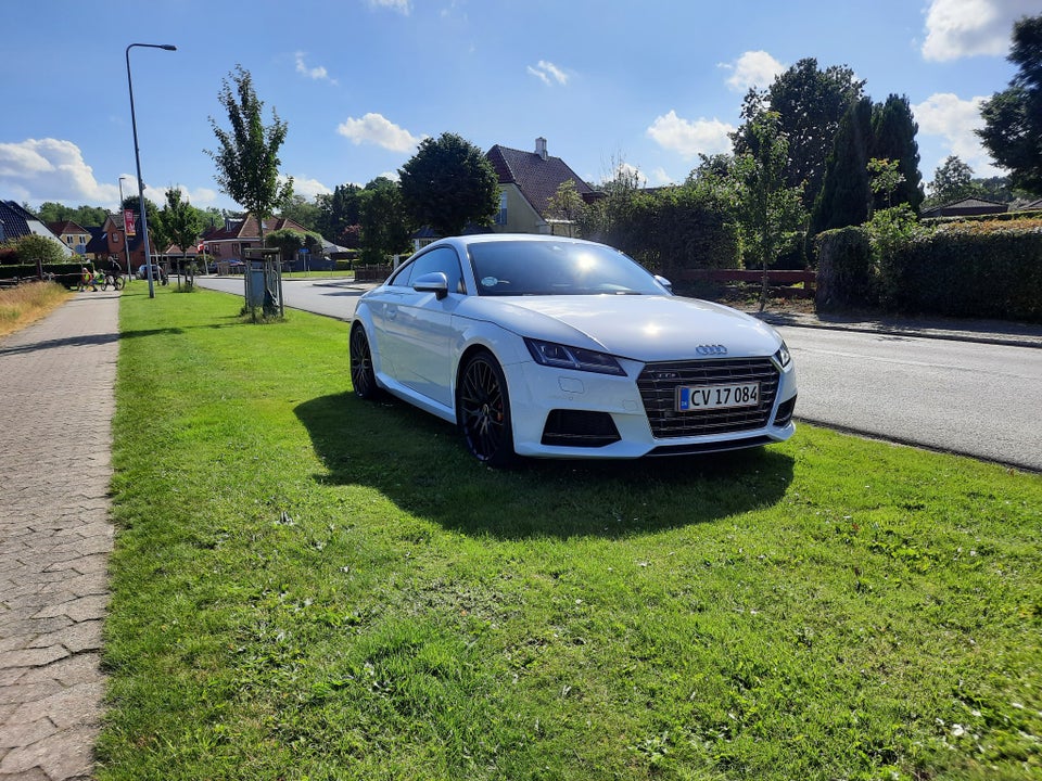 Audi TTS 2,0 TFSi Coupé quattro S-tr. 2d