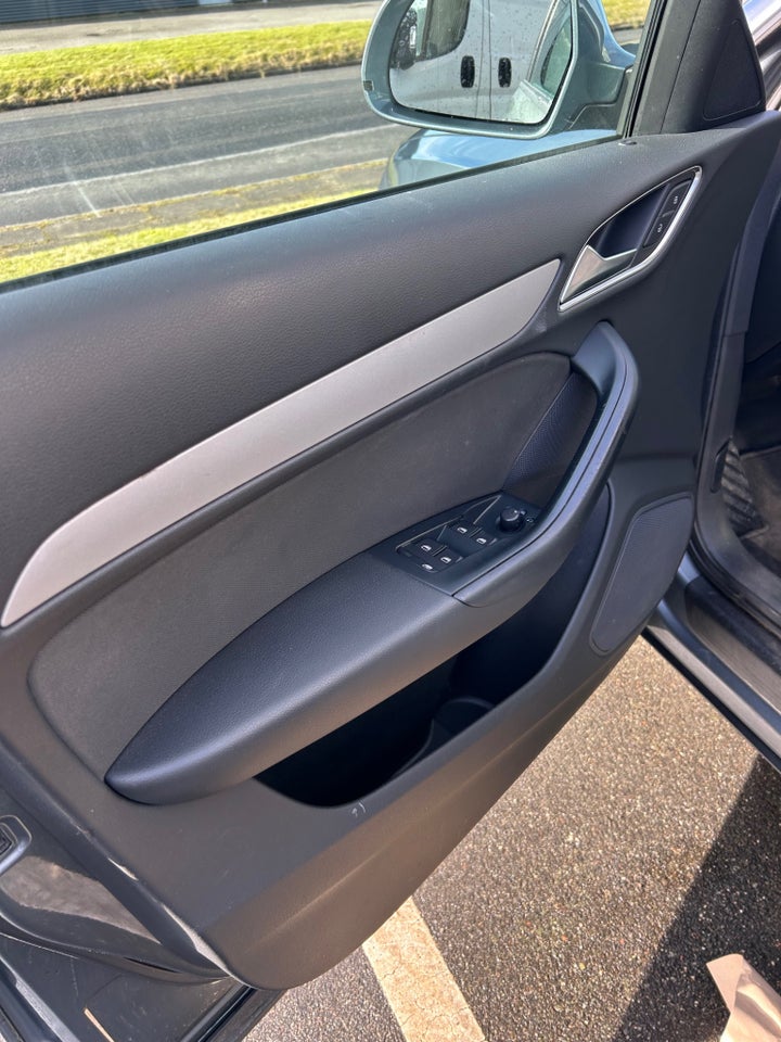 Audi Q3 1,4 TFSi 150 S-tr. 5d