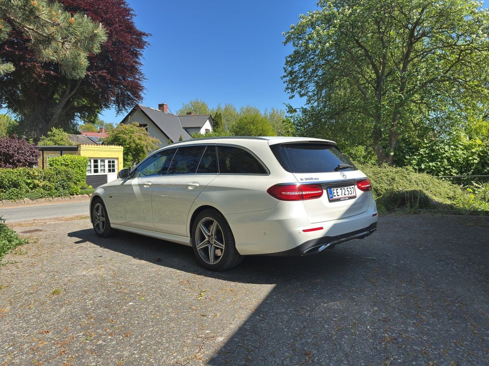 Mercedes E300 de 2,0 AMG Line stc. aut. 5d