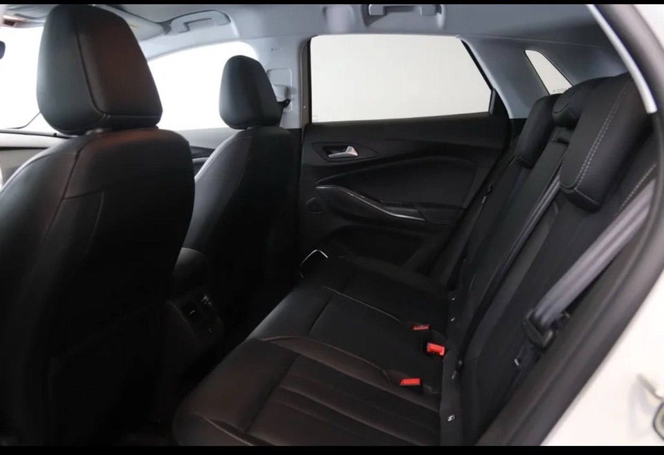 Opel Grandland X 1,6 Hybrid4 Ultimate aut. 5d