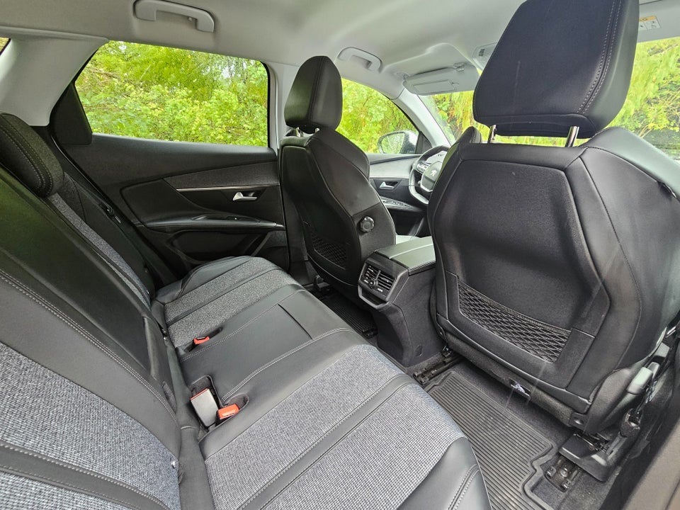 Peugeot 3008 1,6 Hybrid Allure Limited EAT8 5d