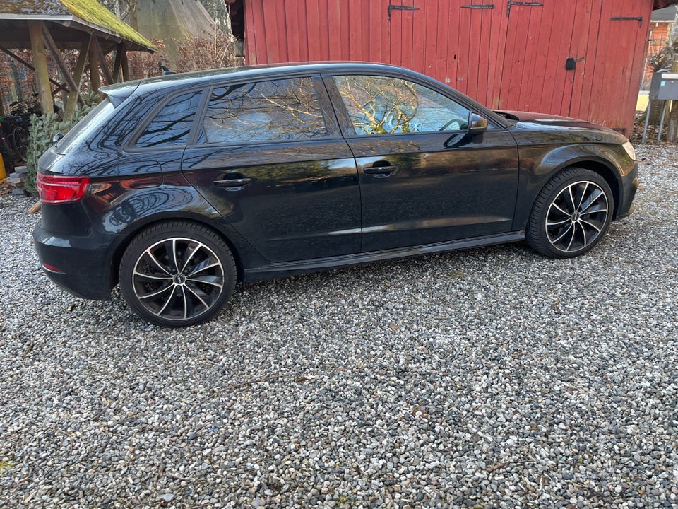 Audi A3 1,4 e-tron S-line Sportback S-tr. 5d