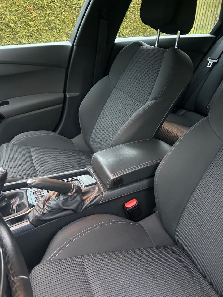 Peugeot 508 1,6 e-THP 165 Active SW 5d