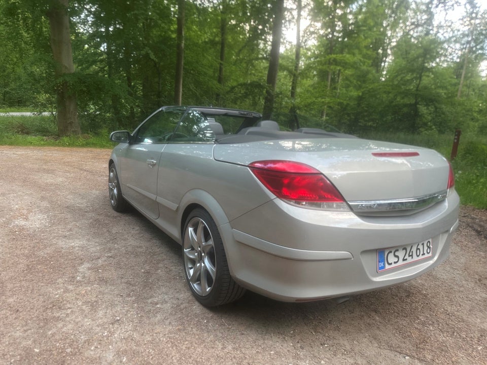 Opel Astra 2,0 Turbo TwinTop 2d